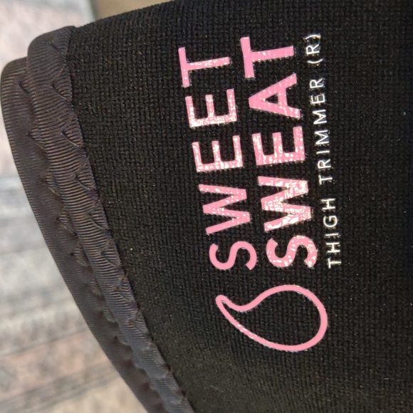 NWT Sweet Sweat Thigh Trimmer UNISEX Size M  WITH CLEANING BAG - Picture 4 of 12